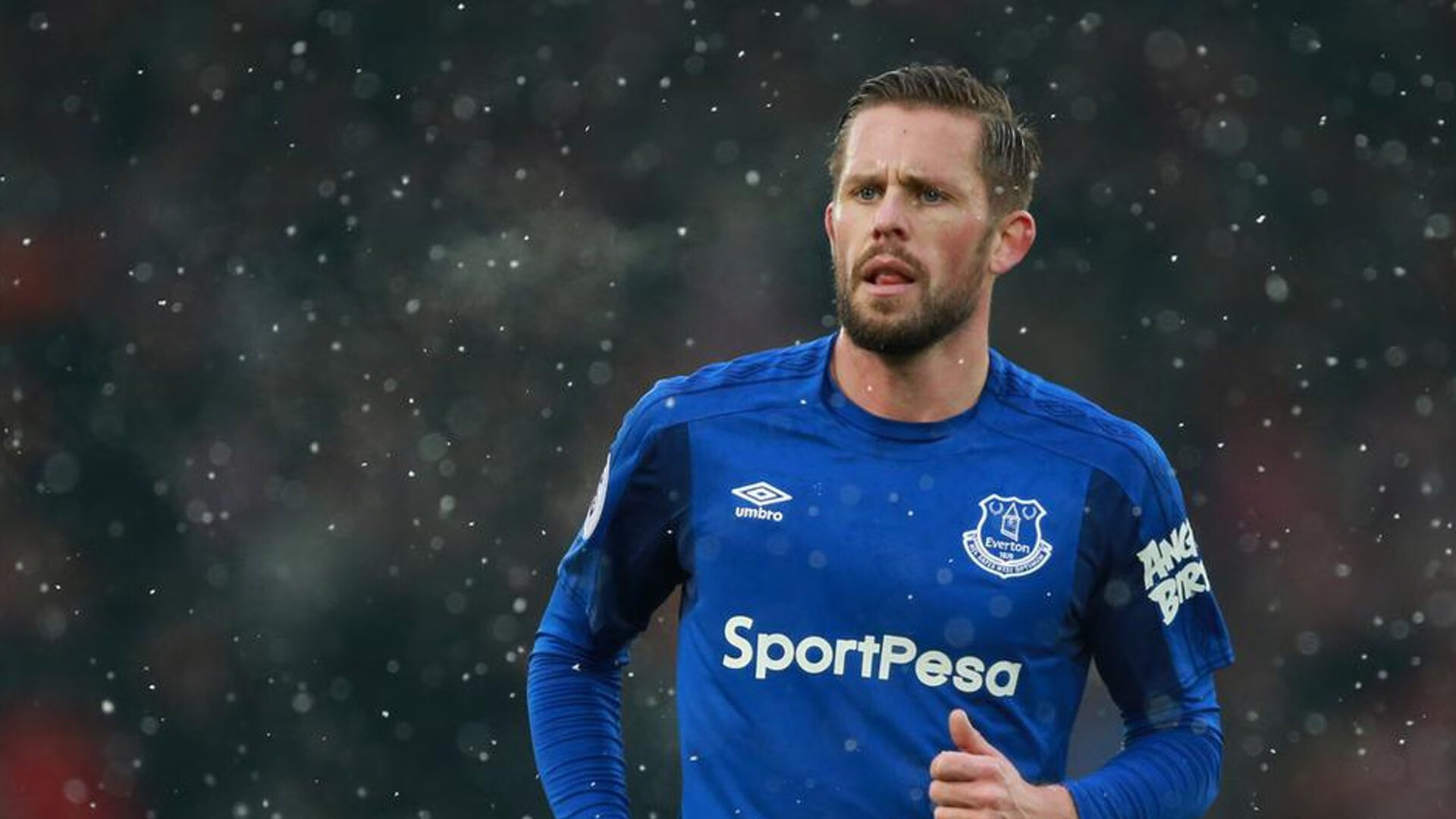 足球赛事全球传播能力增强，足球传递的什么精神